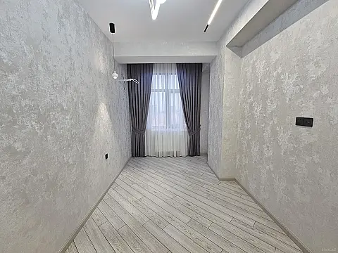 Satılır 2 otaqlı mənzil 77 m²