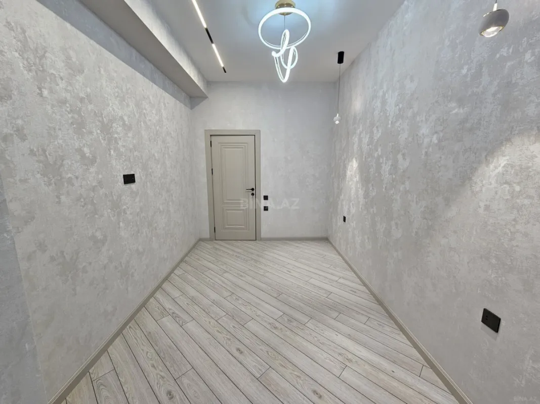 Satılır 2 otaqlı mənzil 77 m²