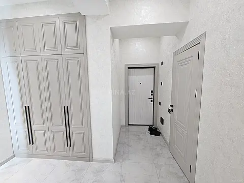 Satılır 2 otaqlı mənzil 77 m²