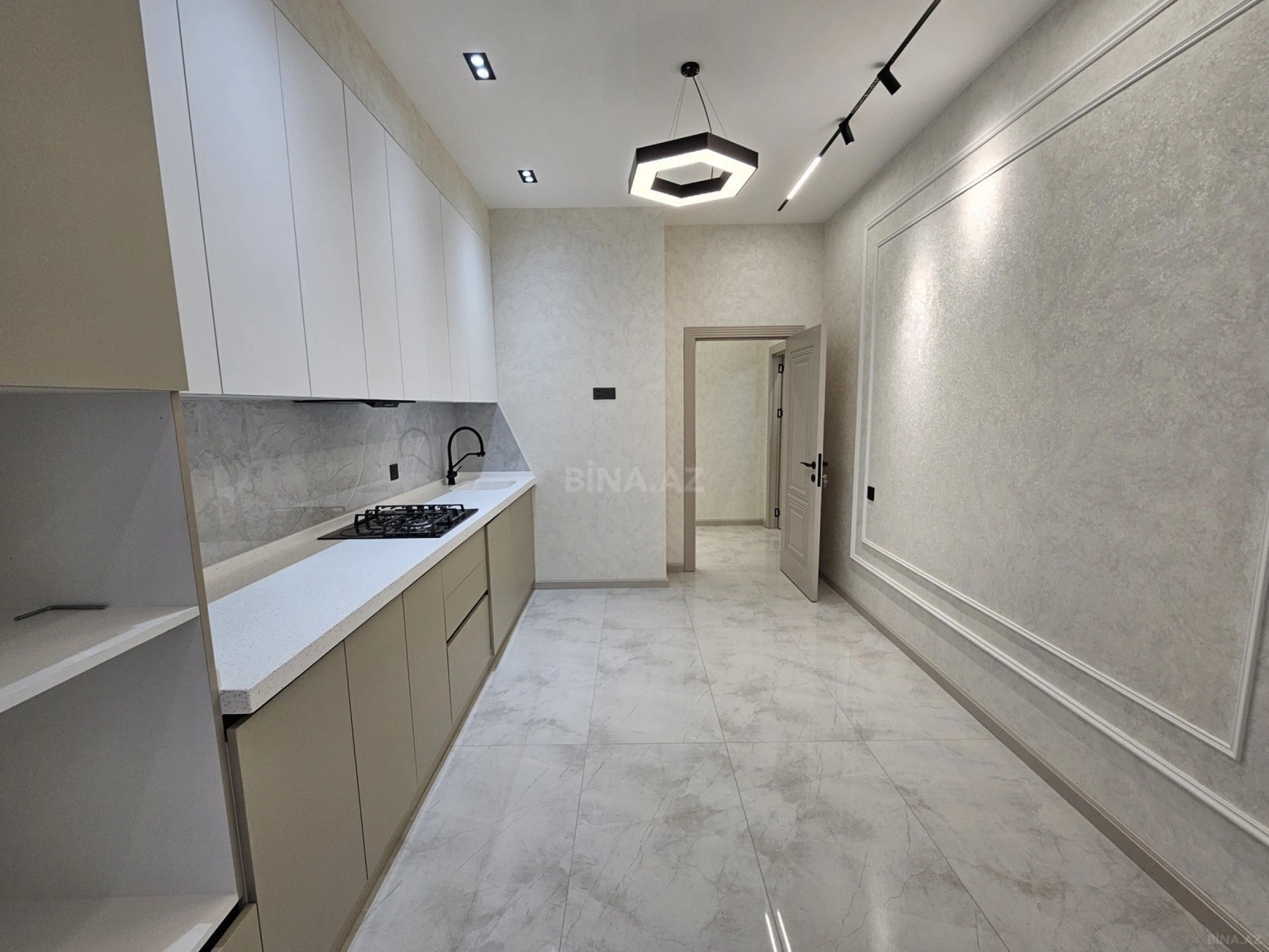 Satılır 2 otaqlı mənzil 77 m²
