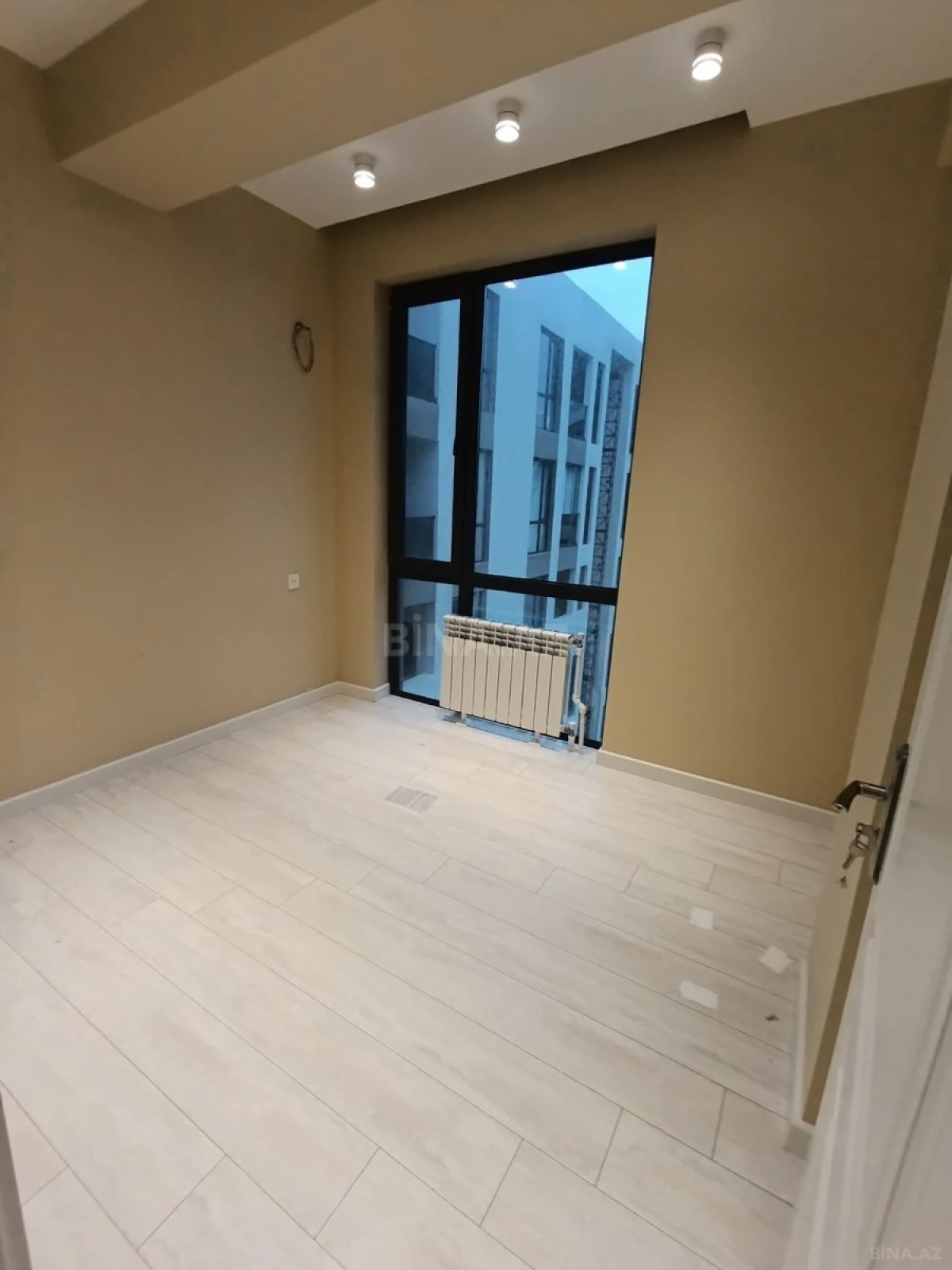Satılır 2 otaqlı mənzil 66 m²