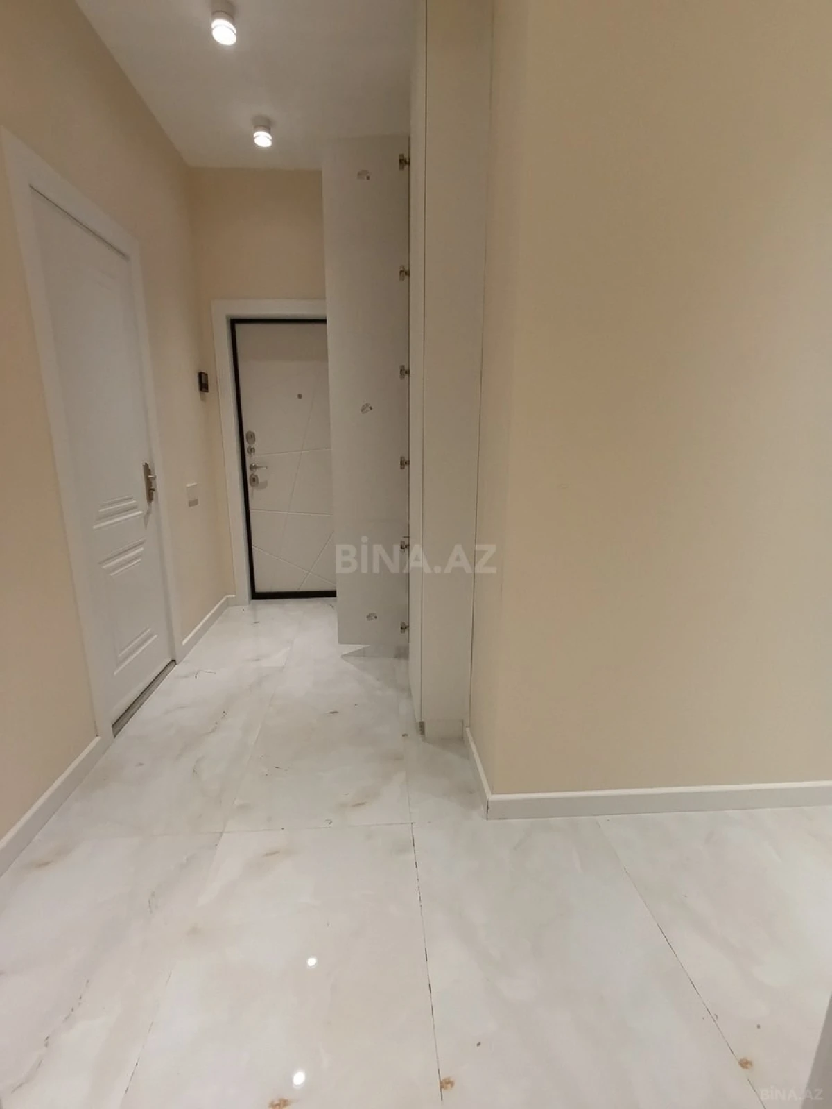 Satılır 2 otaqlı mənzil 66 m²