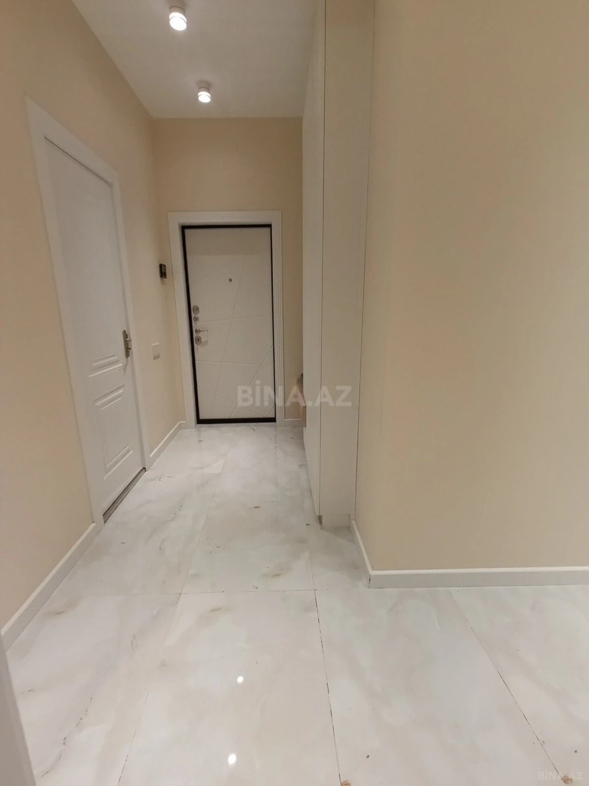 Satılır 2 otaqlı mənzil 66 m²