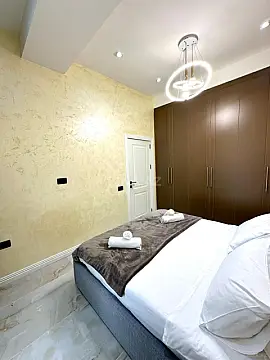 Kirayə verilir 2 otaqlı mənzil 83 m²