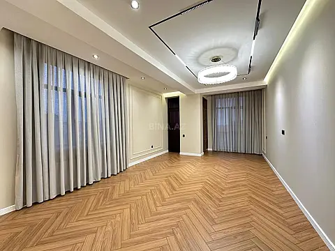 Satılır 4 otaqlı mənzil 140 m²