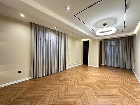 Satılır 4 otaqlı mənzil 140 m²