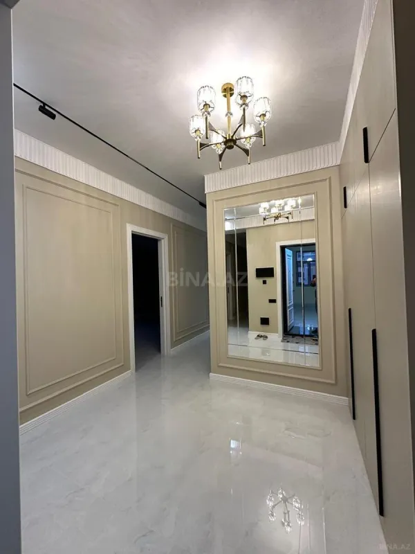 Satılır 4 otaqlı mənzil 140 m²