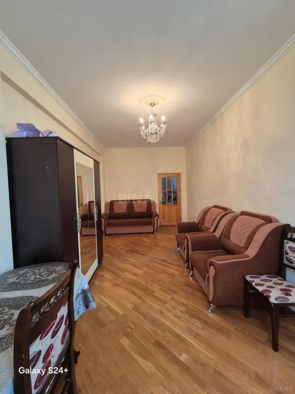 Satılır 2 otaqlı mənzil 60 m²
