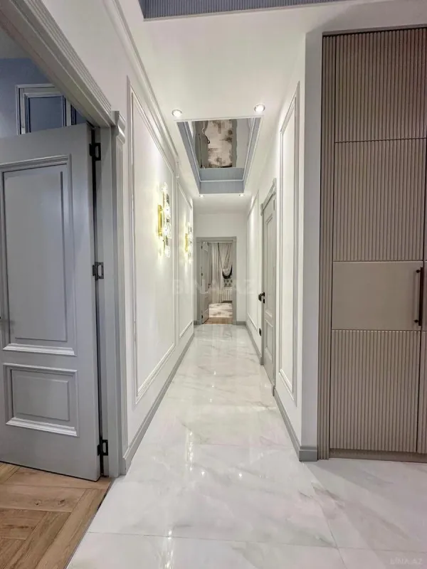 Satılır 4 otaqlı mənzil 135 m²