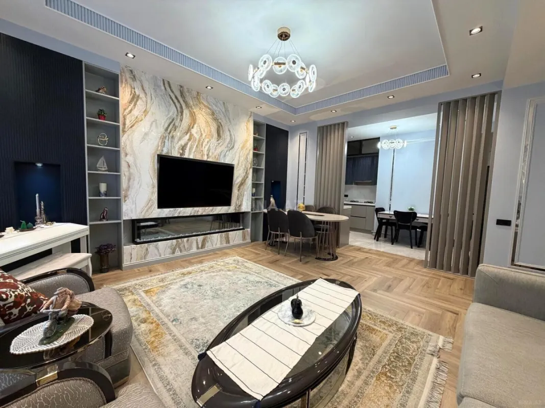 Satılır 4 otaqlı mənzil 135 m²