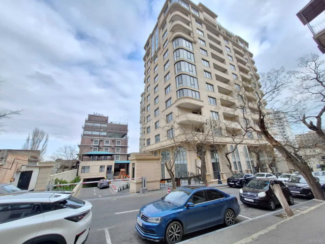 Satılır 2 otaqlı mənzil 103 m²
