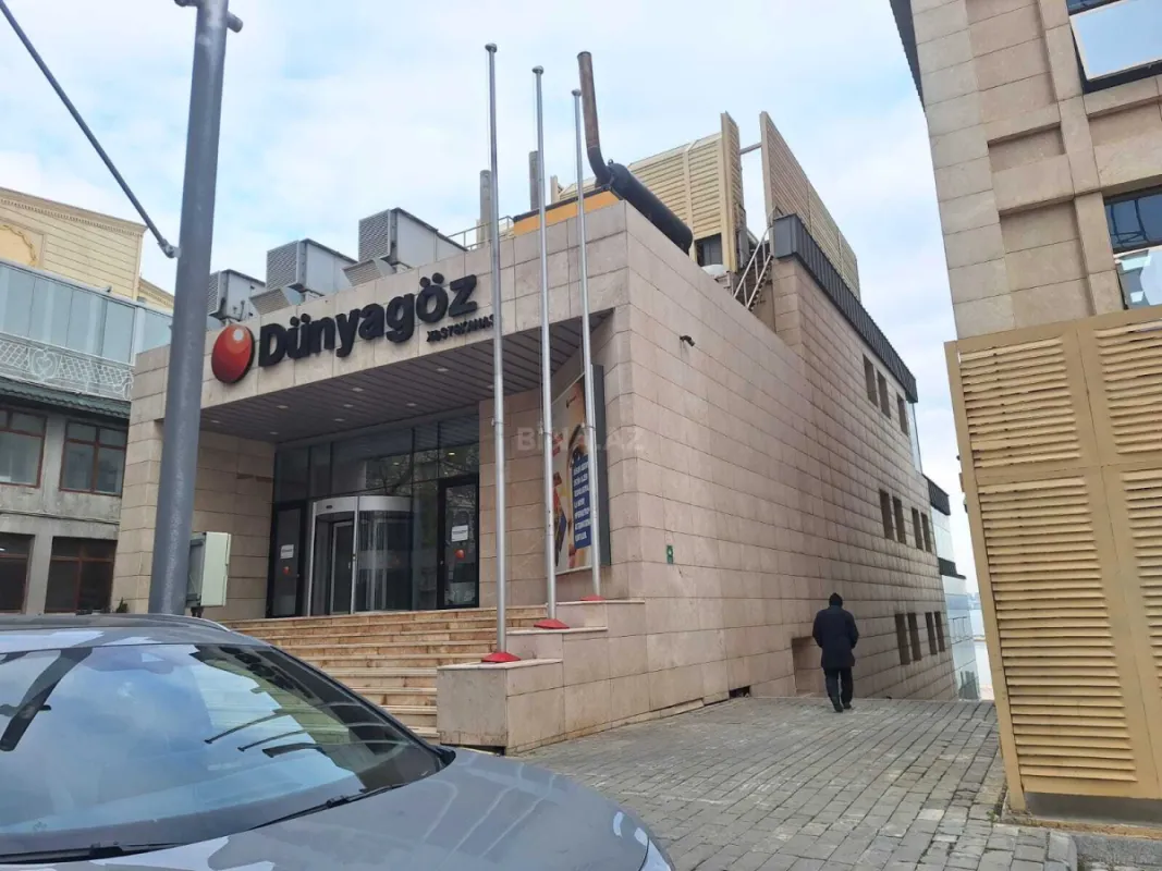 Satılır 2 otaqlı mənzil 103 m²