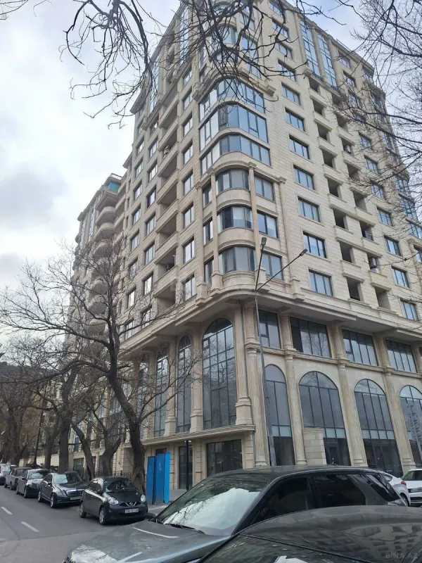 Satılır 2 otaqlı mənzil 103 m²
