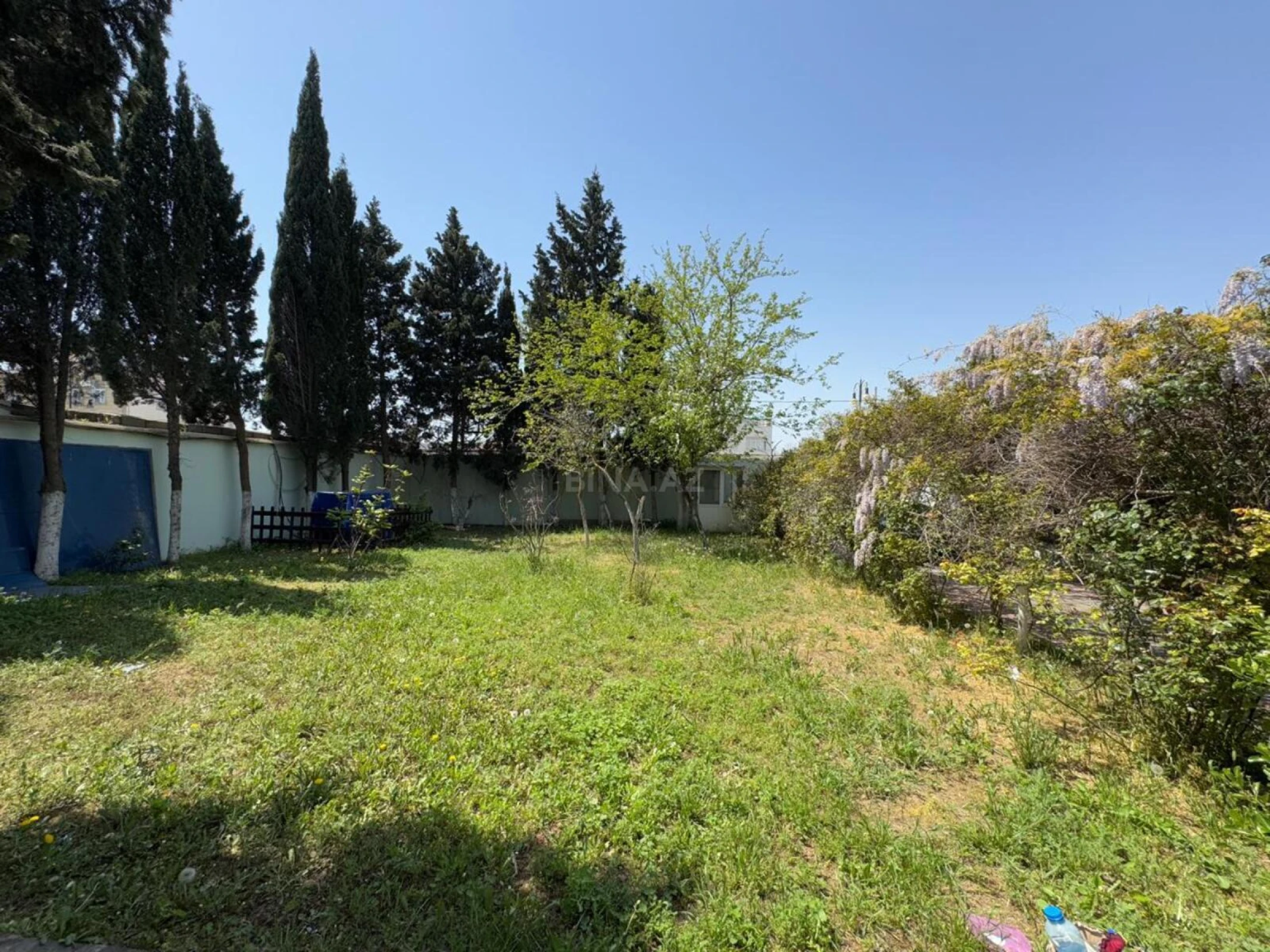 Satılır 8 otaqlı həyət evi 320 m²