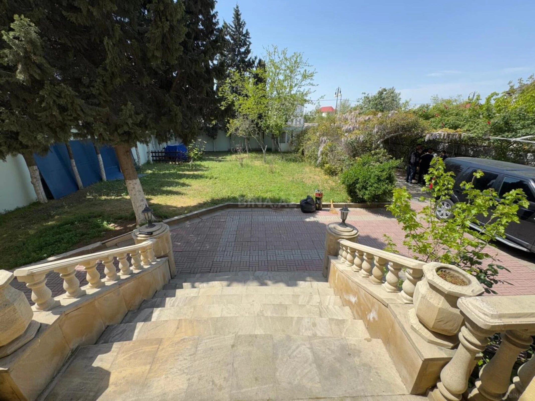 Satılır 8 otaqlı həyət evi 320 m²