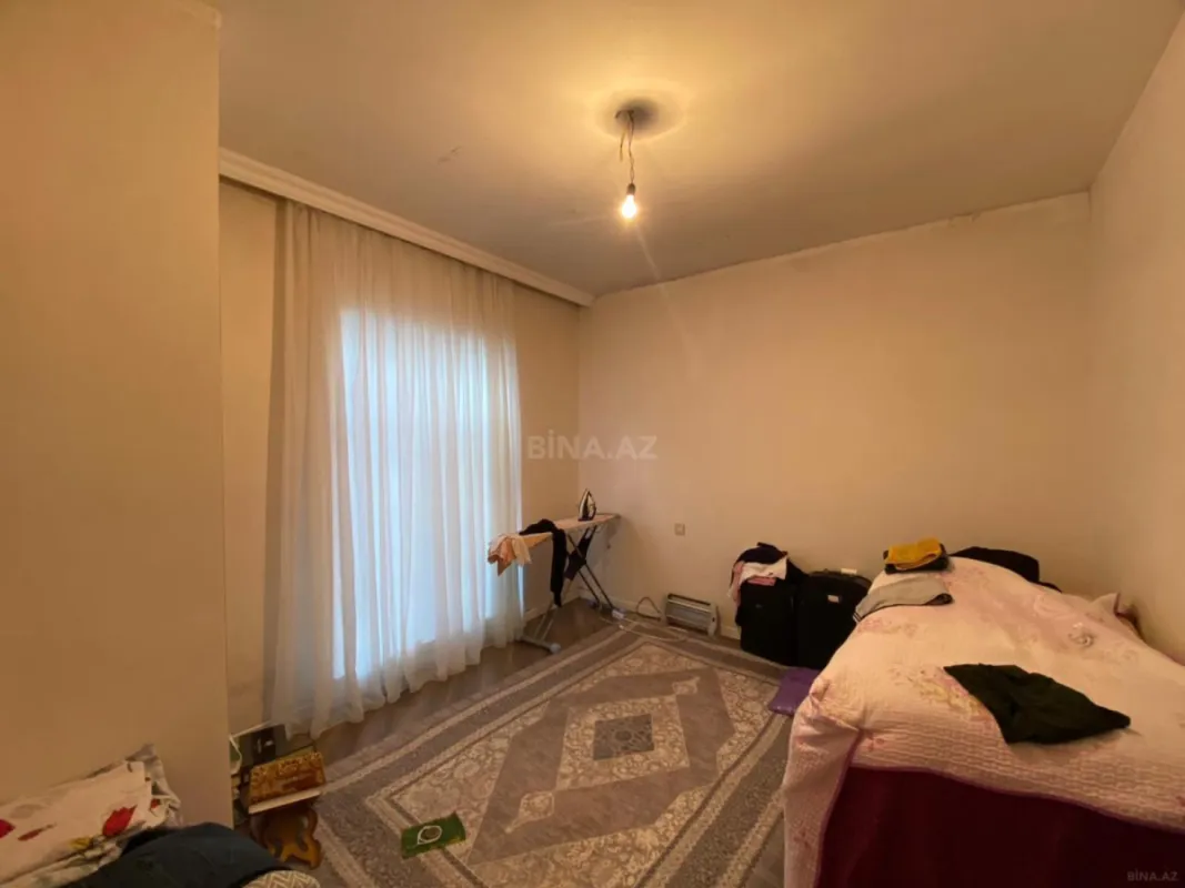 Satılır 8 otaqlı həyət evi 320 m²