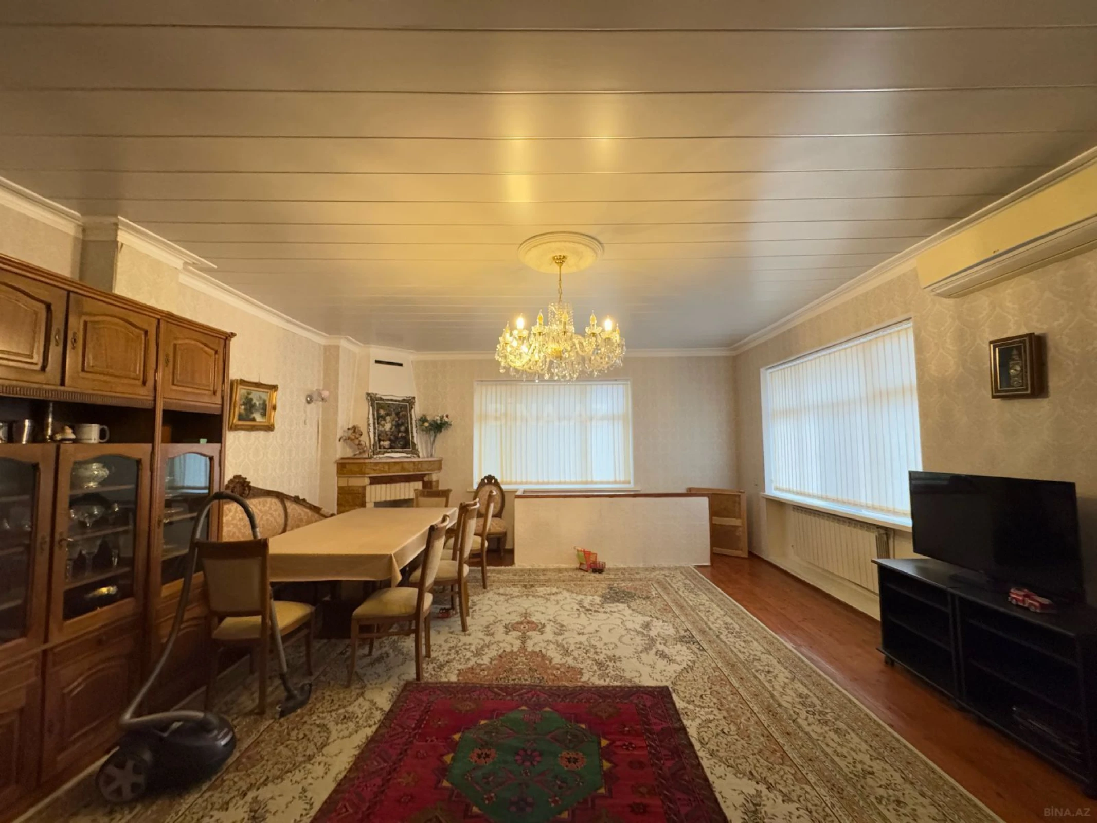 Satılır 8 otaqlı həyət evi 320 m²