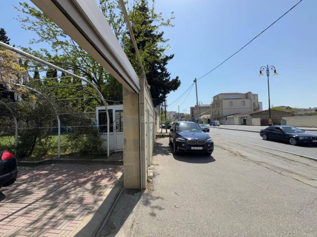 Satılır 8 otaqlı həyət evi 320 m²