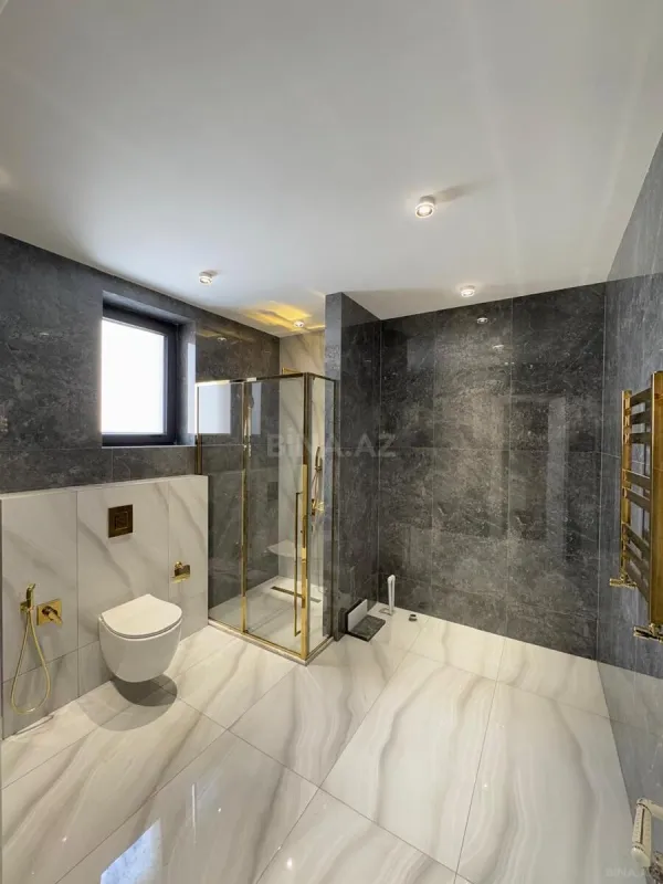 Satılır 6 otaqlı həyət evi 450 m²