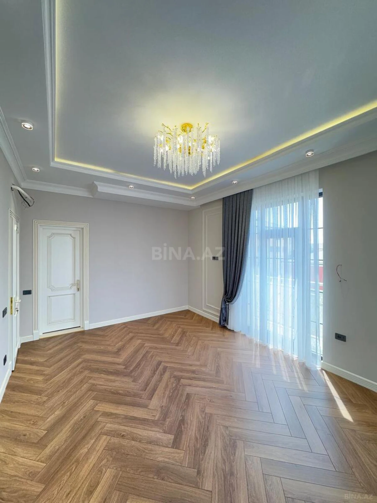 Satılır 6 otaqlı həyət evi 450 m²