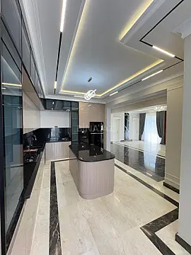 Satılır 6 otaqlı həyət evi 450 m²