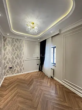 Satılır 6 otaqlı həyət evi 450 m²