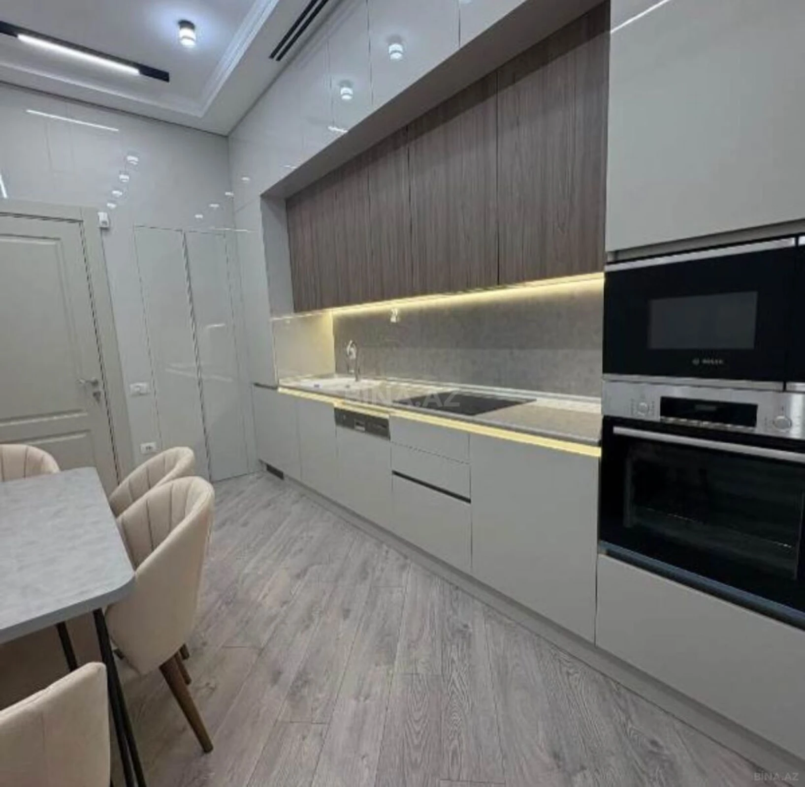 Satılır 4 otaqlı mənzil 120 m²