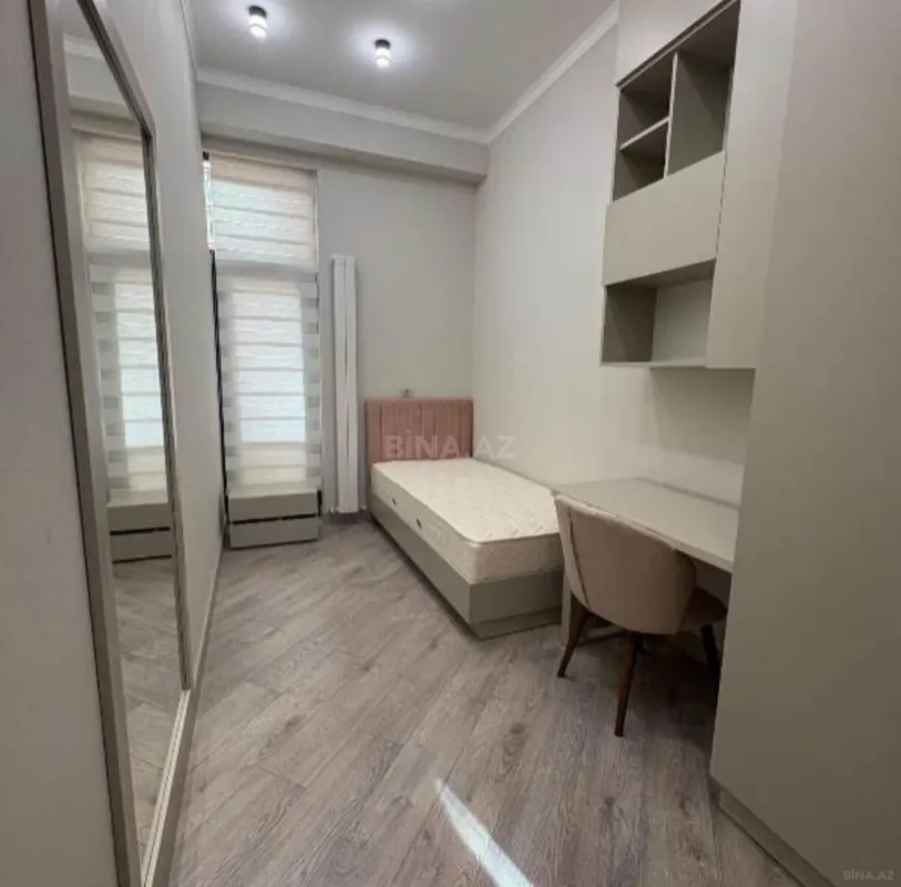 Satılır 4 otaqlı mənzil 120 m²