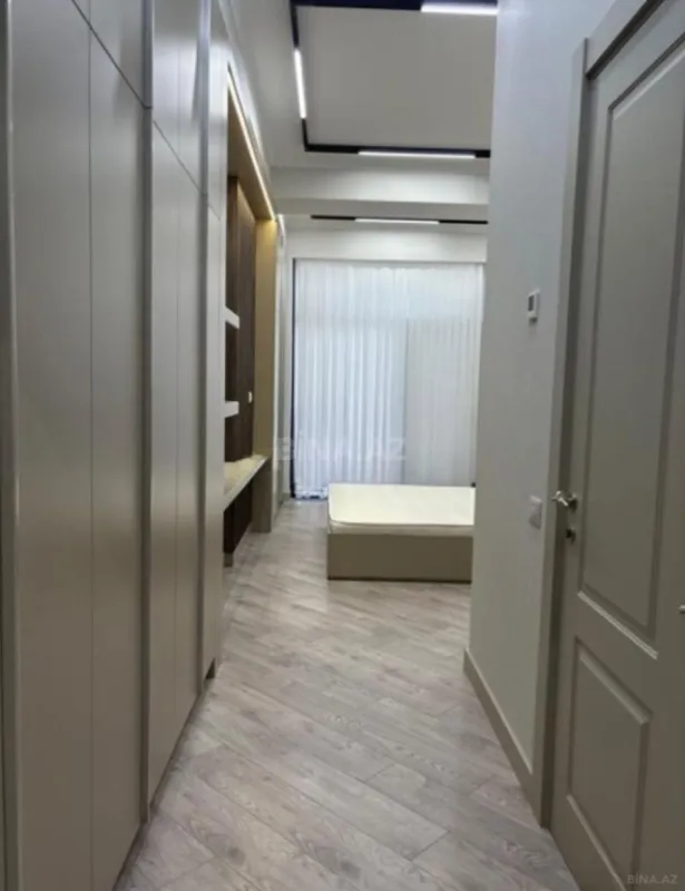 Satılır 4 otaqlı mənzil 120 m²