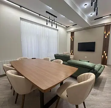 Satılır 4 otaqlı mənzil 120 m²