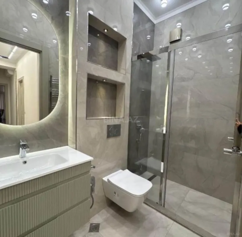 Satılır 4 otaqlı mənzil 120 m²