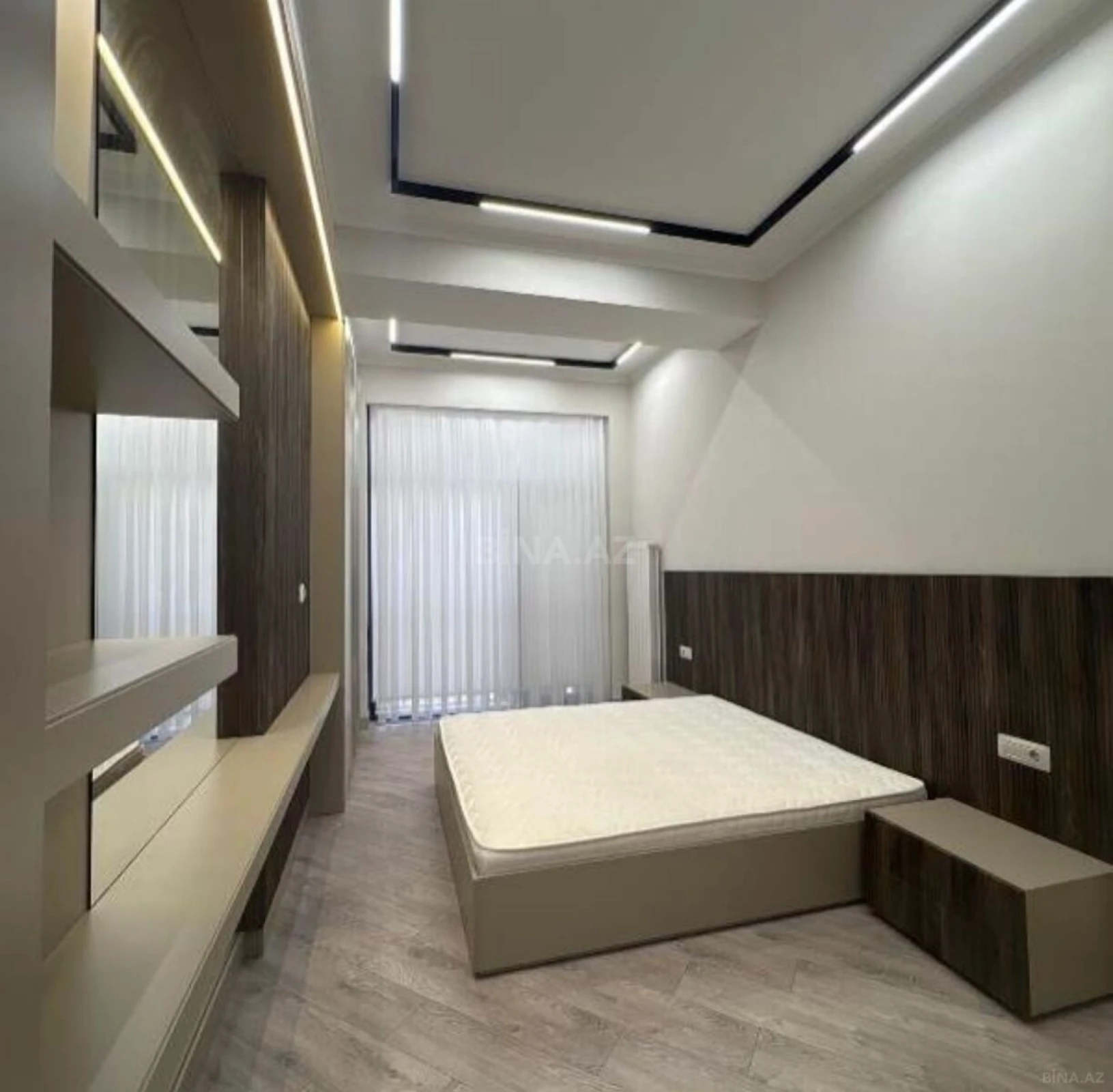 Satılır 4 otaqlı mənzil 120 m²