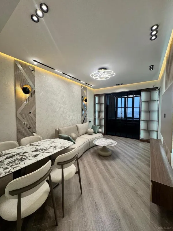 Satılır 2 otaqlı mənzil 67 m²