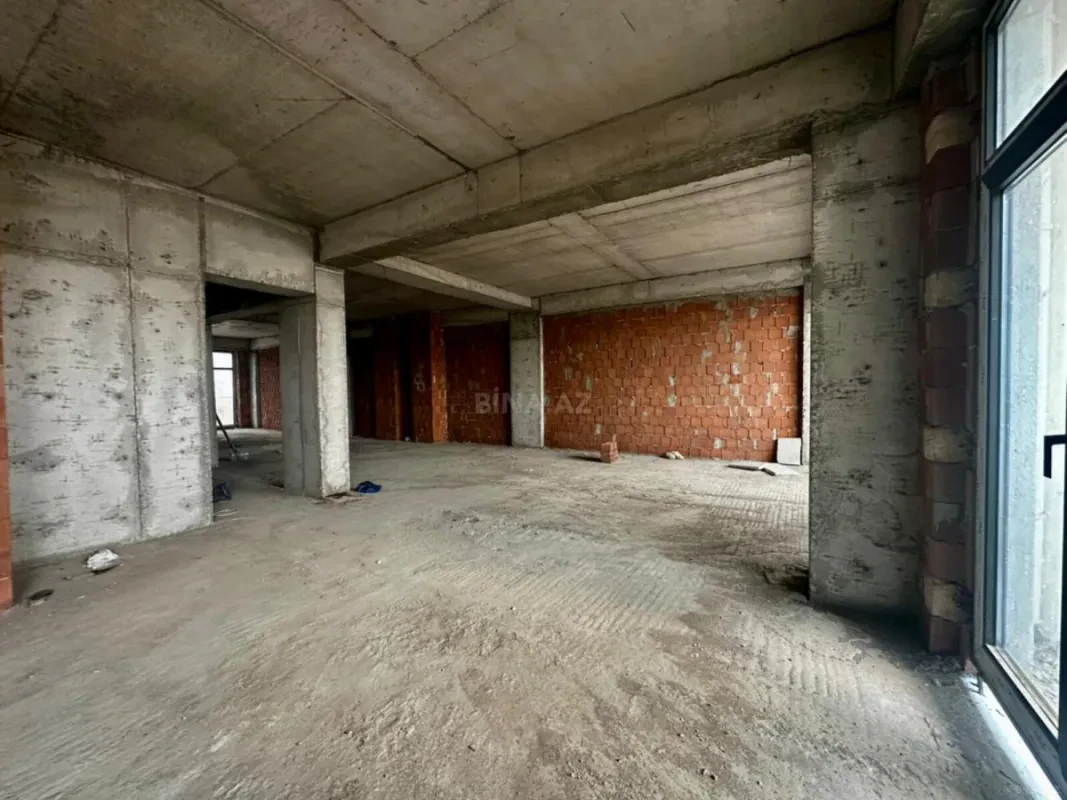 Satılır 5 otaqlı mənzil 268 m²