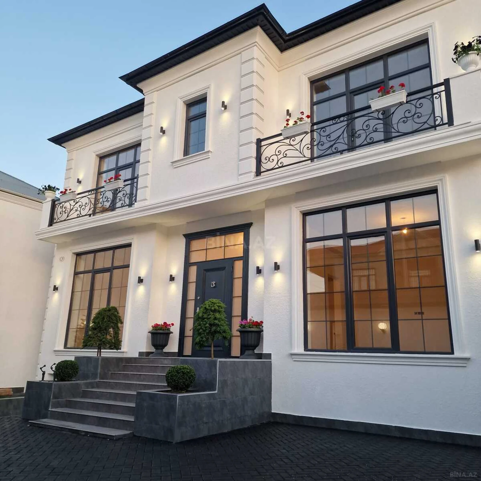 Satılır 6 otaqlı həyət evi 450 m²