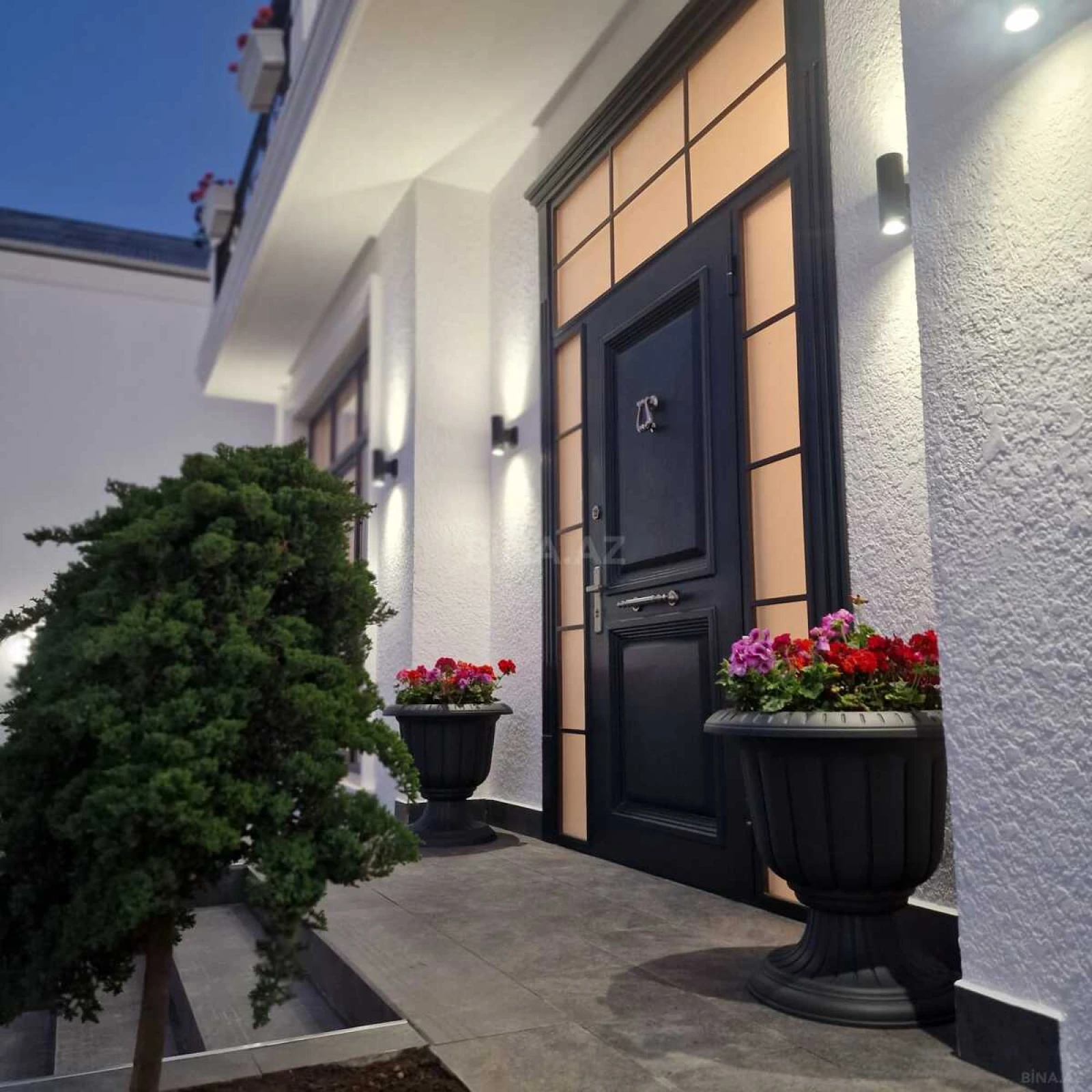 Satılır 6 otaqlı həyət evi 450 m²