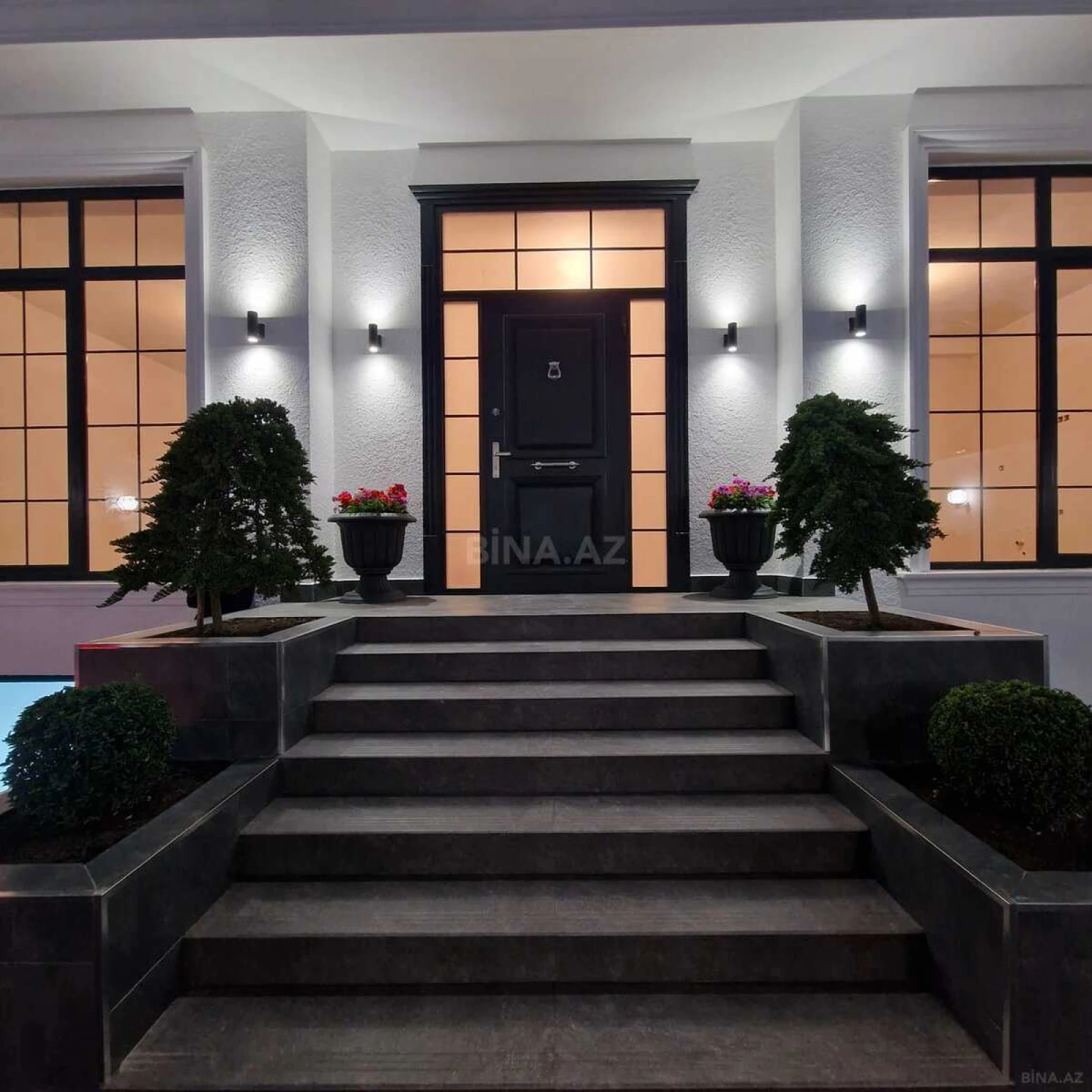 Satılır 6 otaqlı həyət evi 450 m²