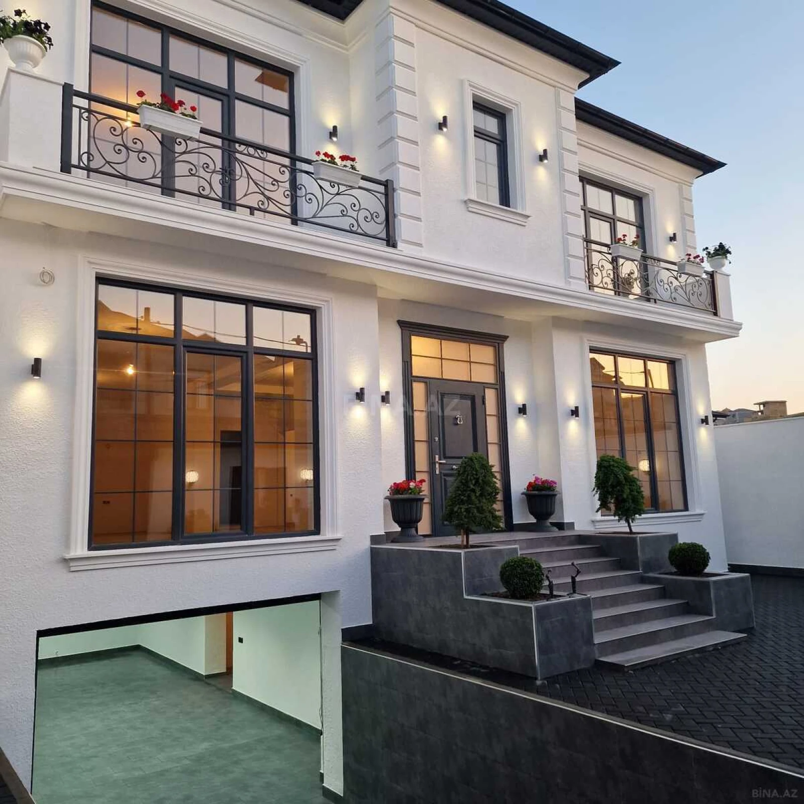 Satılır 6 otaqlı həyət evi 450 m²