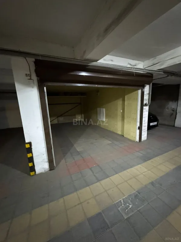 Satılır 4 otaqlı mənzil 175 m²