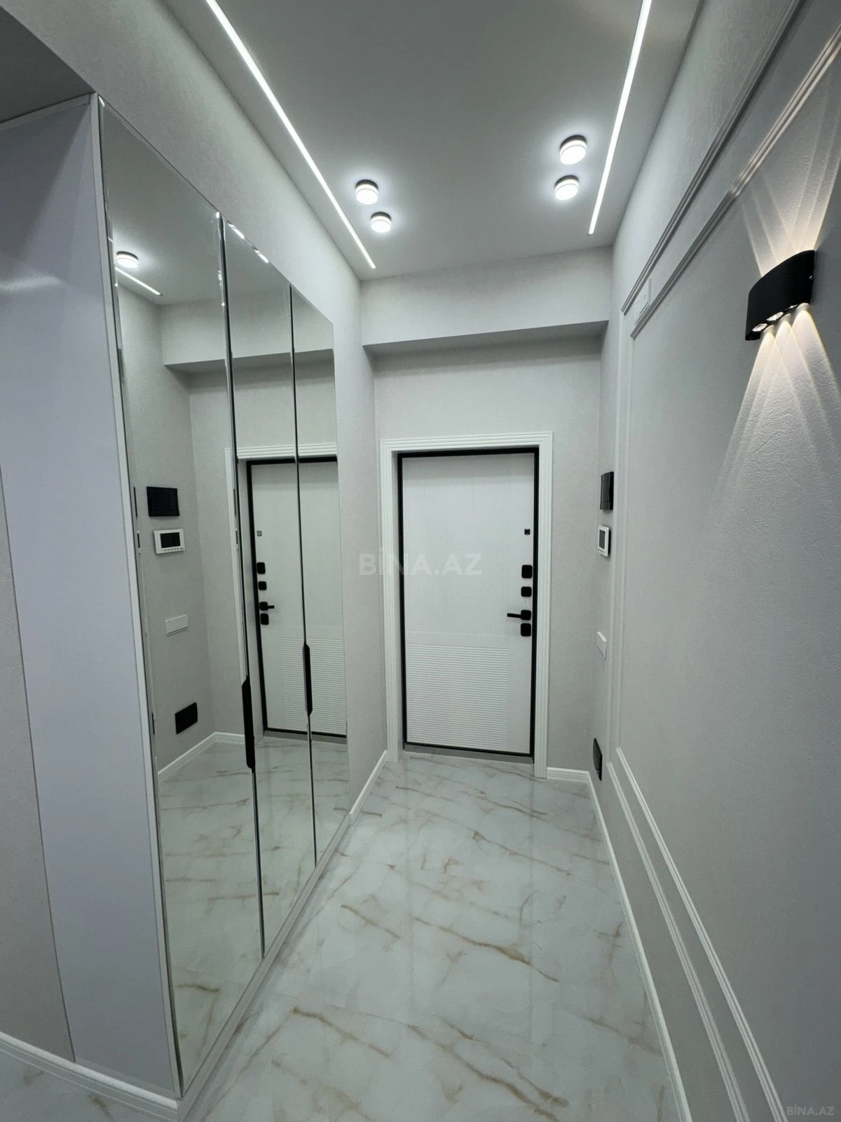 Satılır 2 otaqlı mənzil 75 m²