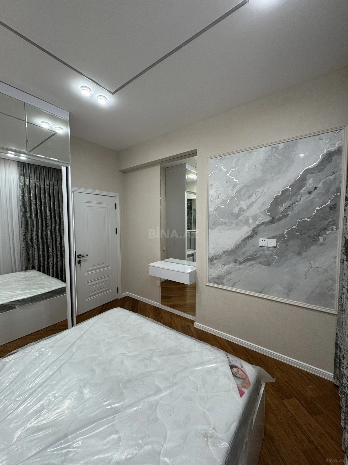 Satılır 2 otaqlı mənzil 75 m²