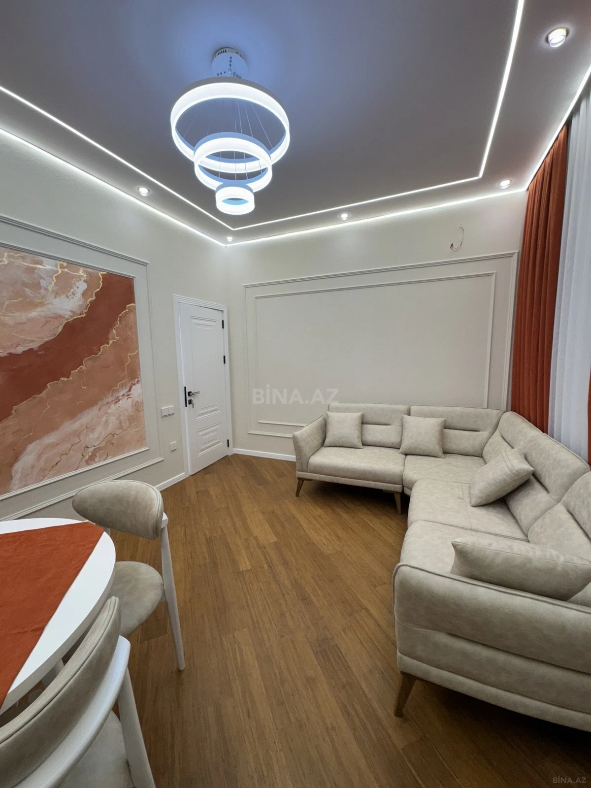Satılır 2 otaqlı mənzil 75 m²