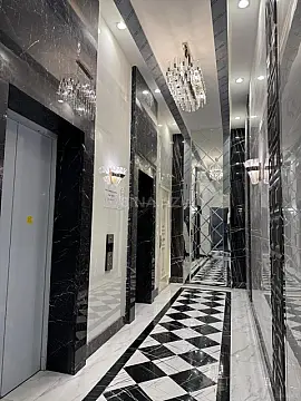 Satılır 4 otaqlı mənzil 241.9 m²