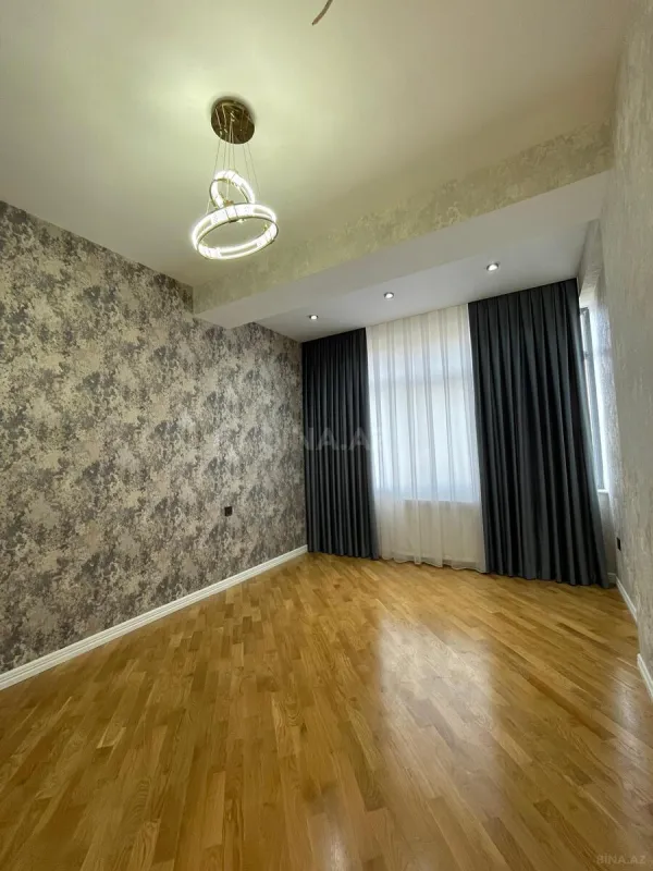 Satılır 3 otaqlı mənzil 125 m²