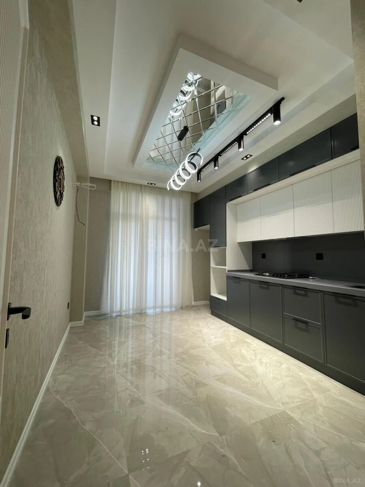 Satılır 3 otaqlı mənzil 125 m²