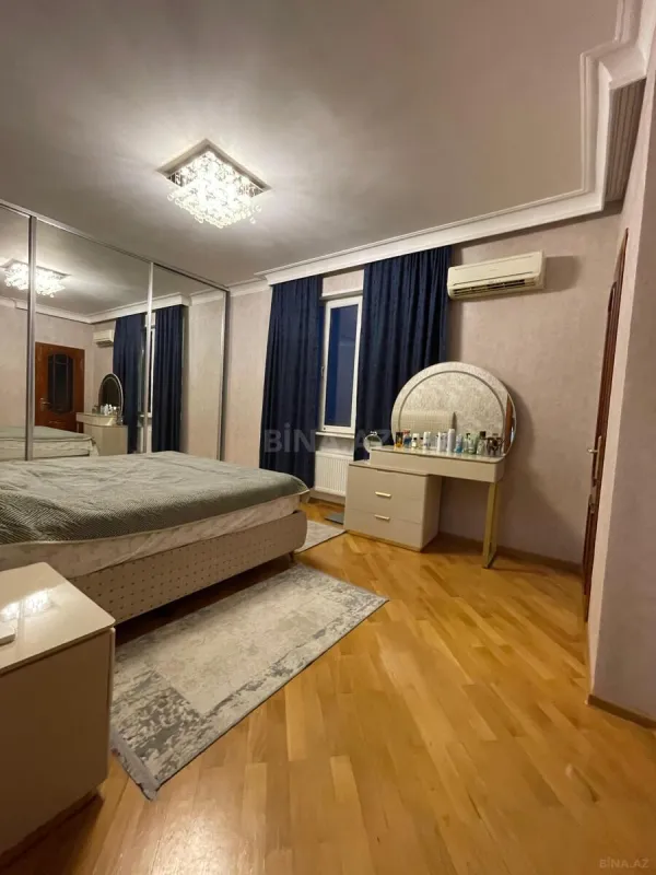 Satılır 3 otaqlı mənzil 125 m²