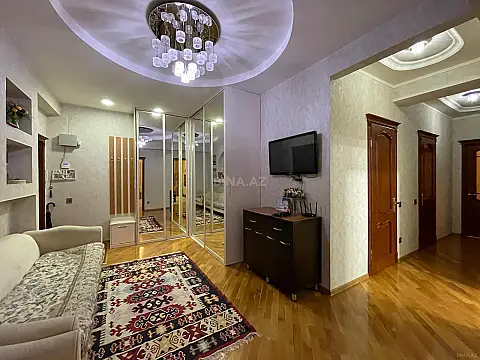 Satılır 3 otaqlı mənzil 125 m²