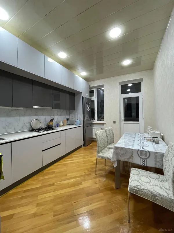 Satılır 3 otaqlı mənzil 125 m²