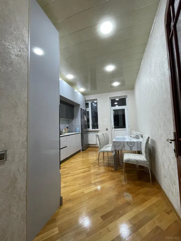 Satılır 3 otaqlı mənzil 125 m²
