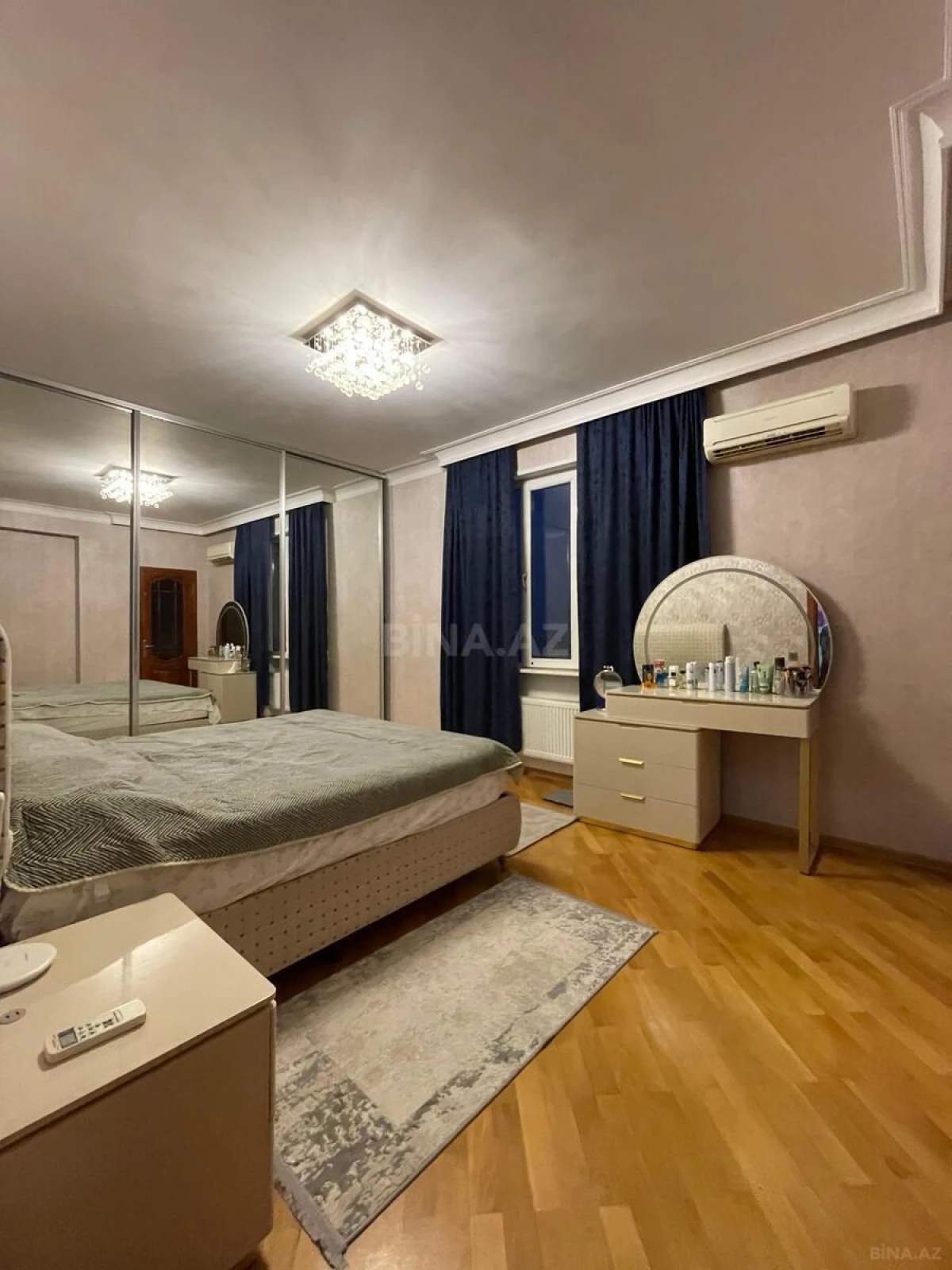 Satılır 3 otaqlı mənzil 125 m²